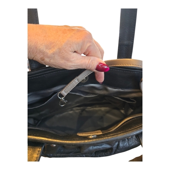 Chanel Black Diamond Stitch Lambskin Silvertone Large Shoulder Bag Tote - Picture 10 of 14